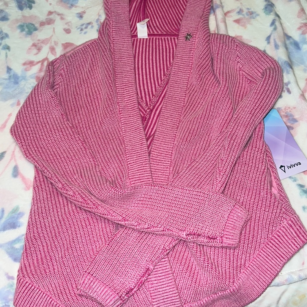Ivivva sweater